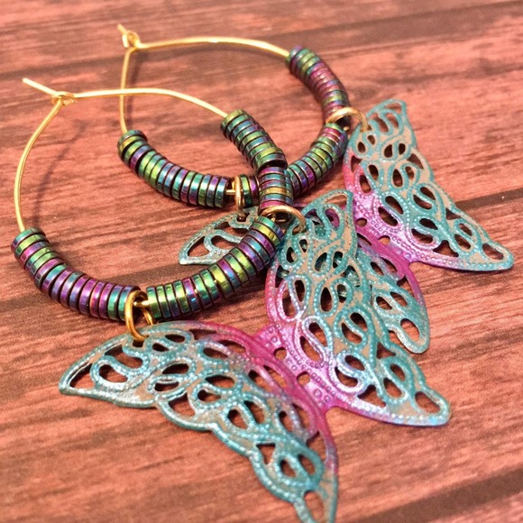 Blue butterfly filigree boho hippie festival handmade beaded hoop earrings - Picture 5 of 10